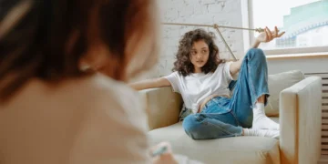 What-would-be-the-experience-of-living-in-a-celebritys-home-the-household-daily