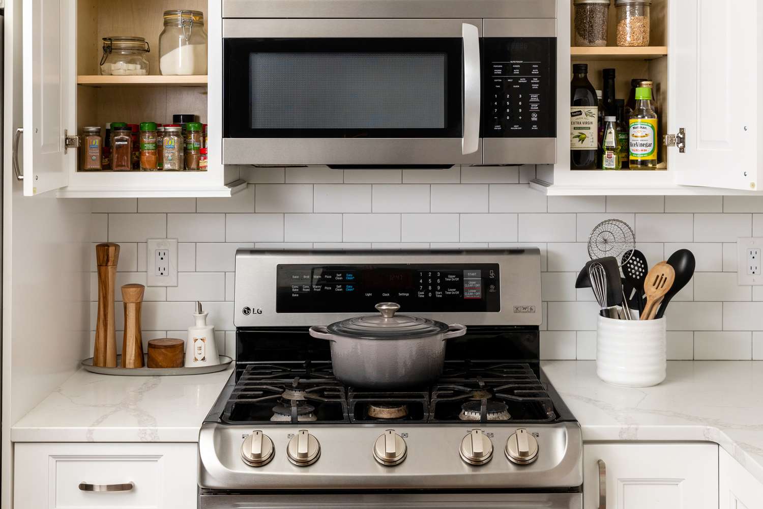 What appliances have to be included in a kitchen?